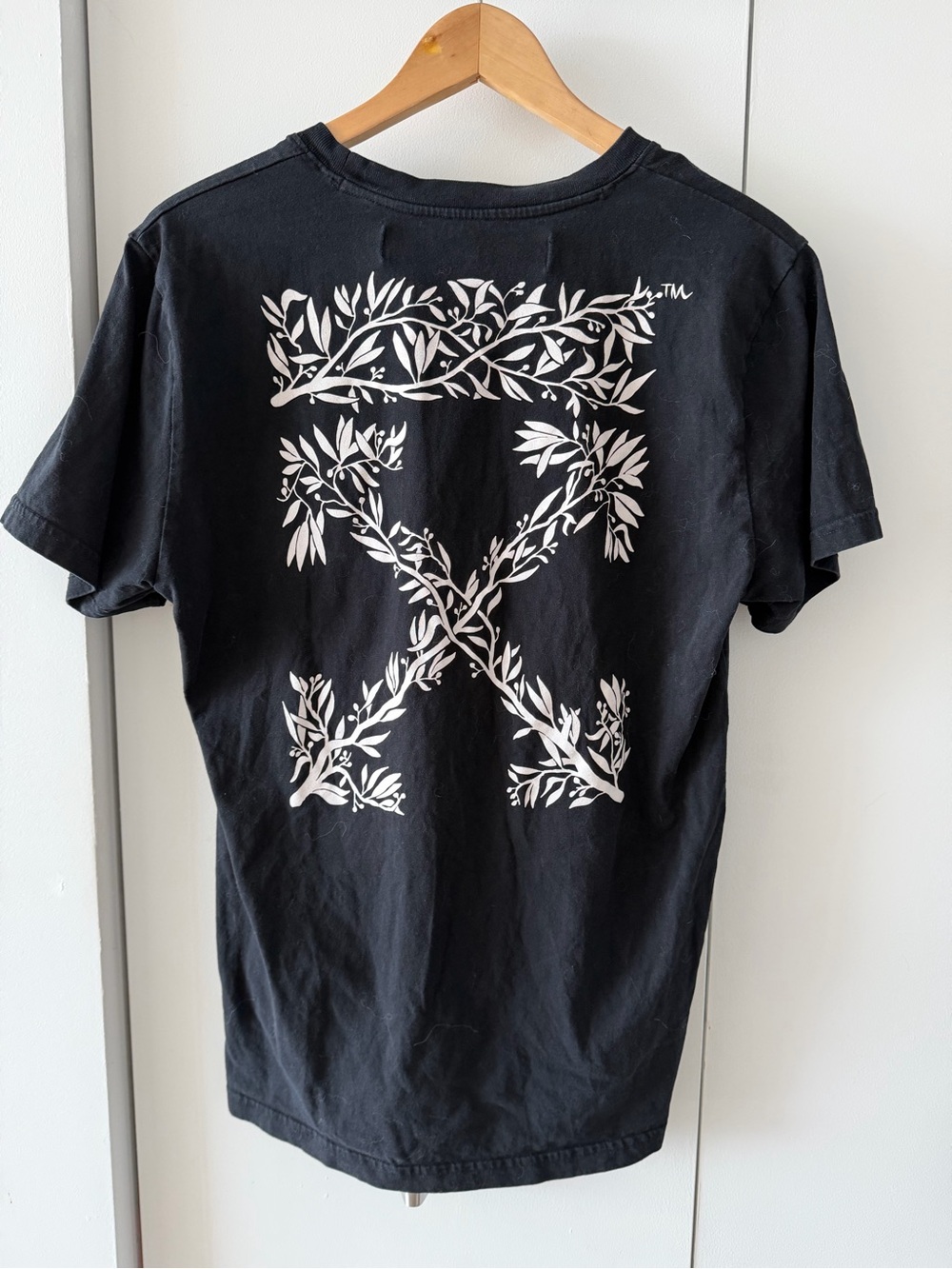 Off-White Black T-Shirt - Botanical Arrow White Graphic - Size L